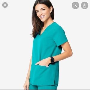Figs “Casma” Three Pocket Scrub Top- Teal